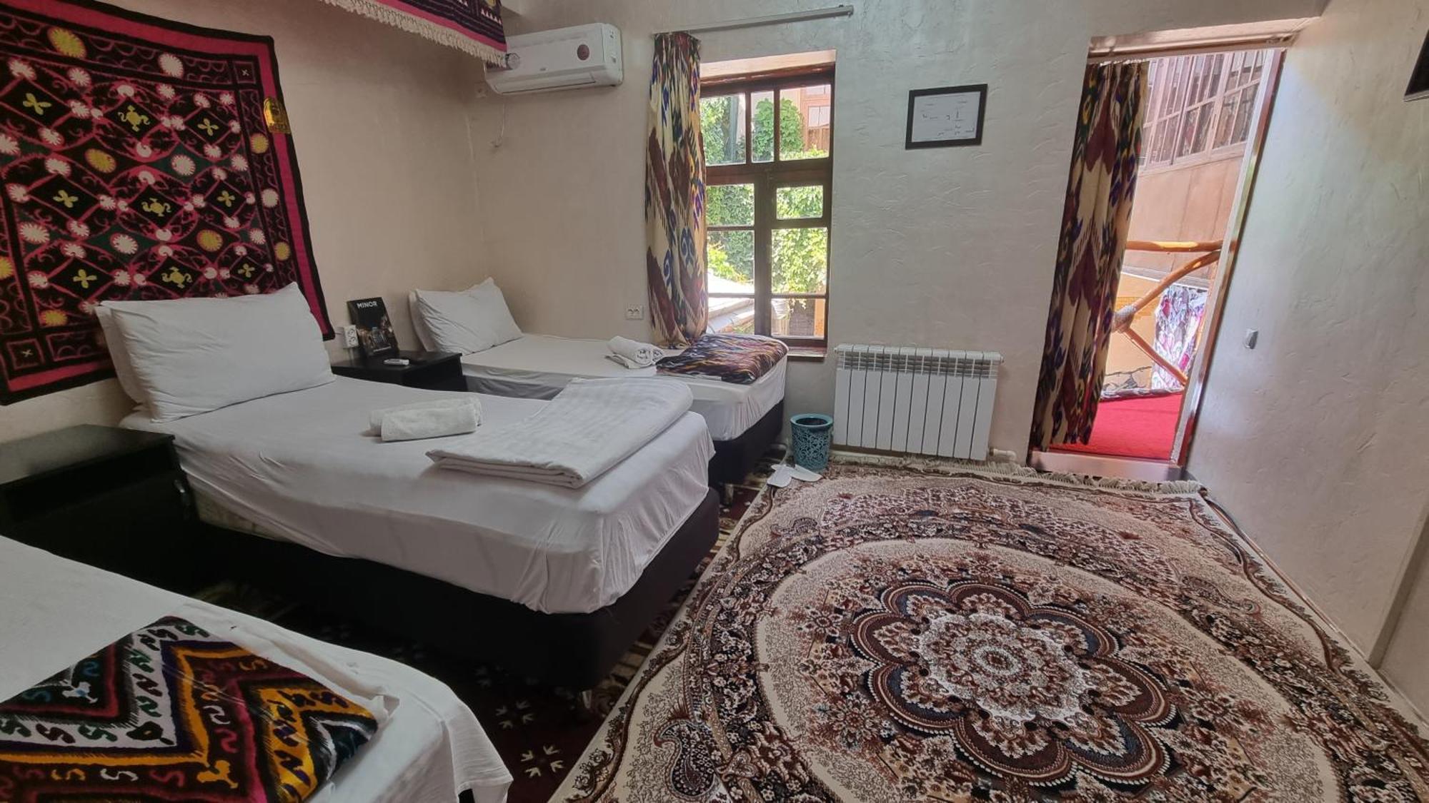 Hotel Registon Zargaron Samarcanda Habitación foto